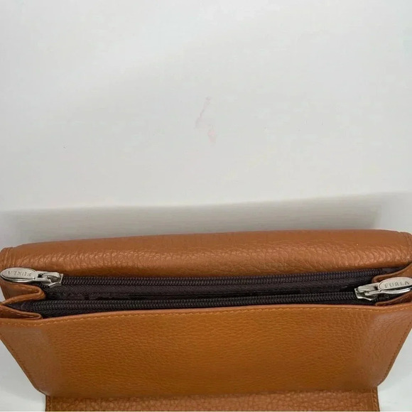 Furla Original Brown Pebbled Leather Brown Stitching  BiFold Wallet Golden Logo - Picture 2 of 6